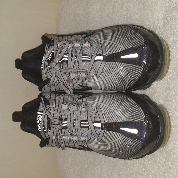Nike Vapormax 360 Metallic Silver Running Sneakers - Picture 2 of 7